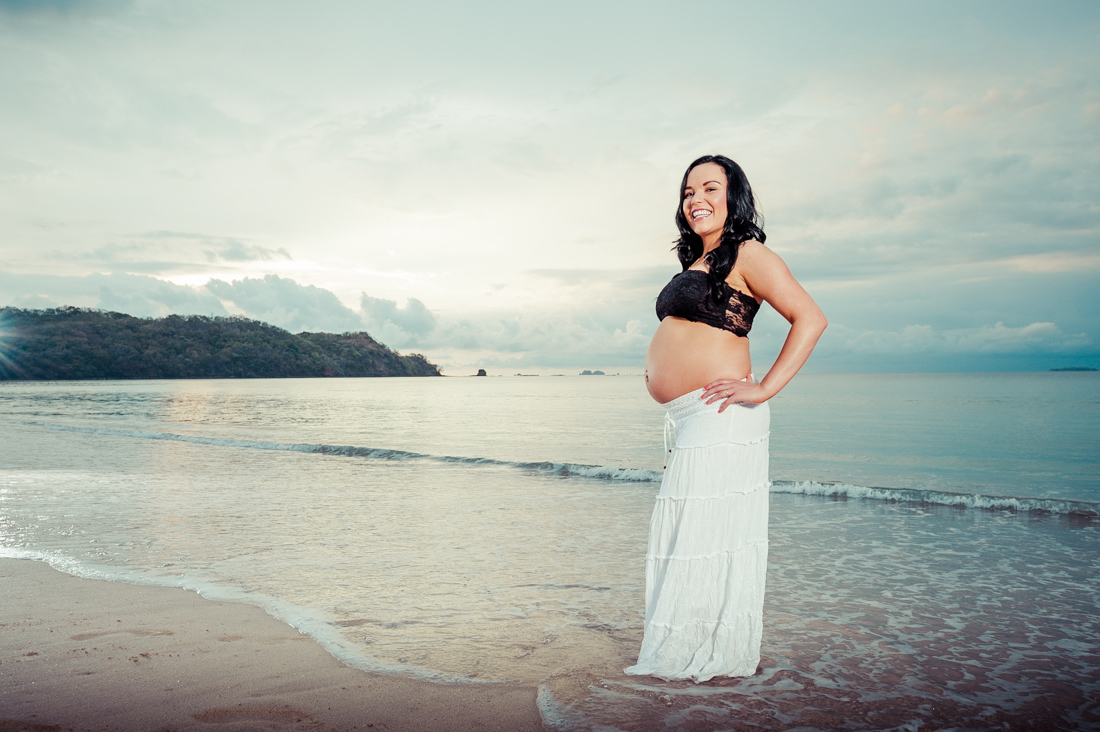 Pregnant photo shoot in Costa Rica